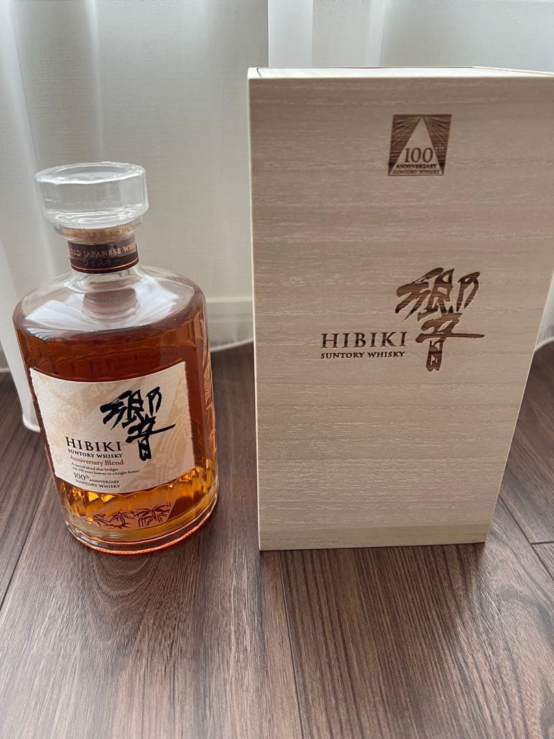 ANAファーストクラス限定　700ml 100周年記念　響　サントリー