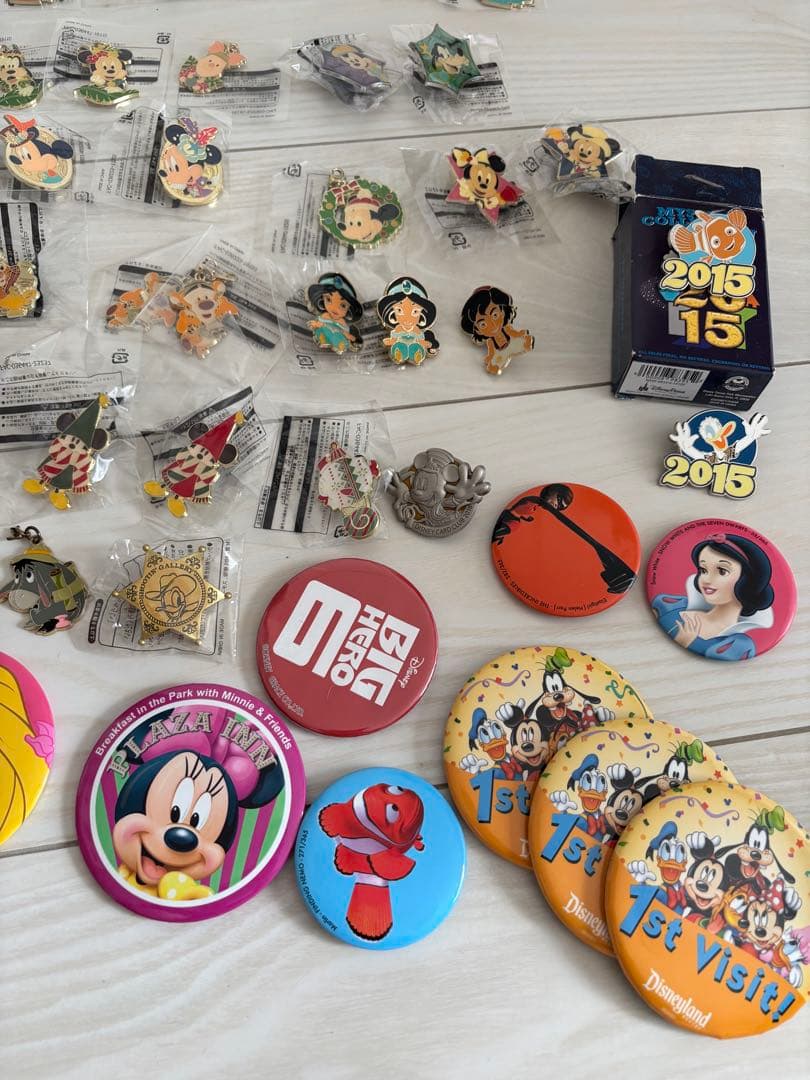ディズニーピンバッジ・缶バッジセット