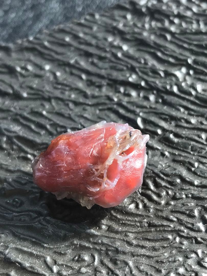 ゴビ石−1079 ゴビ瑪瑙　地表　黒山瑪瑙　『心臓』