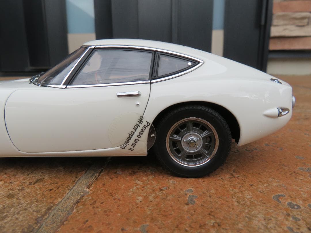 オートアート　1/18　トヨタ2000GT