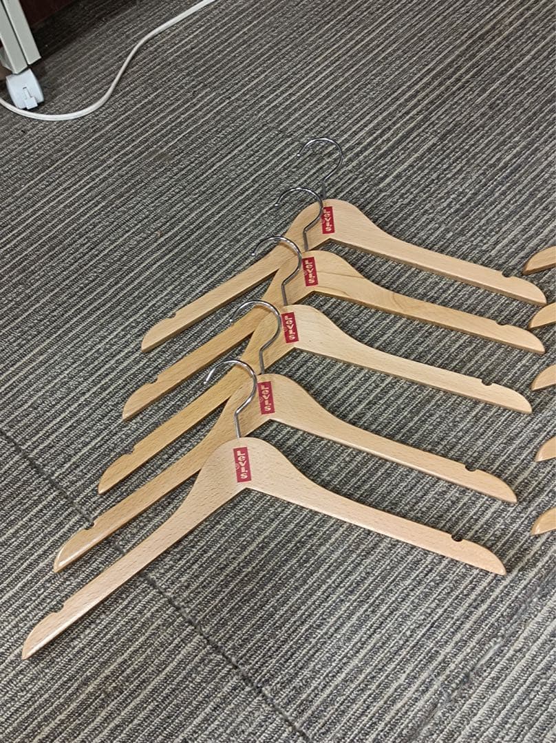 八5759【未使用品】リーバイス　木製ハンガー　10本セット