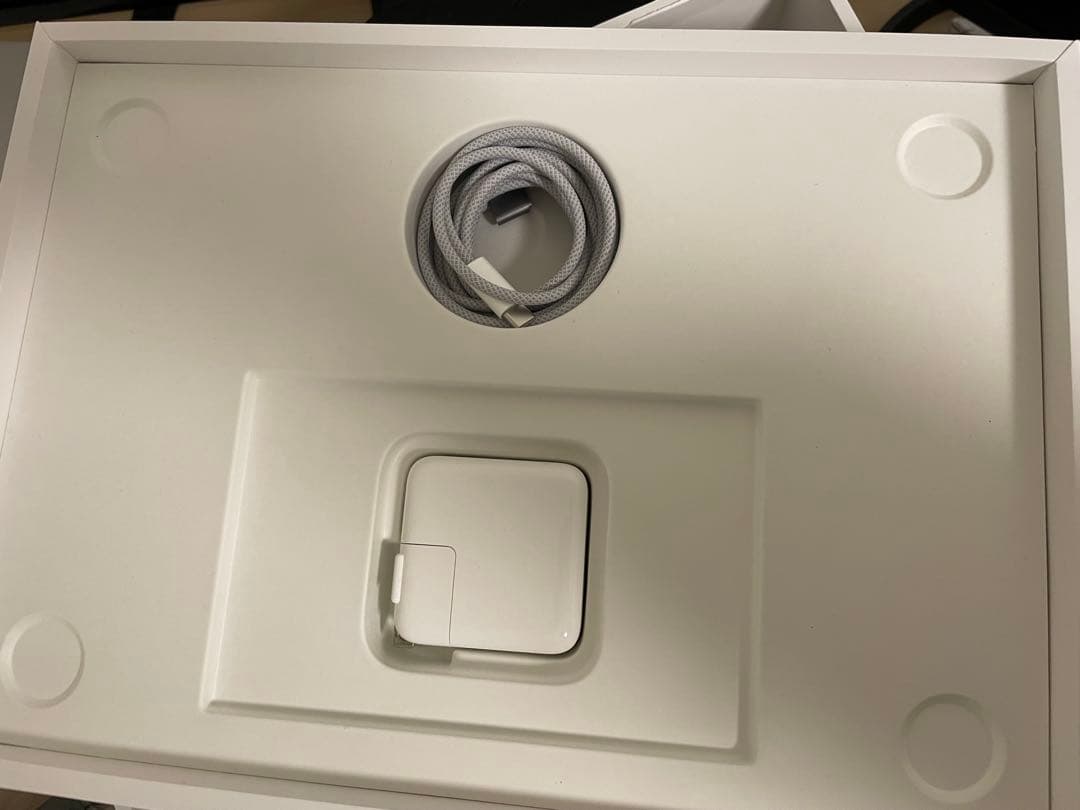 Apple MacBook Air 13.6インチ M3 16GB