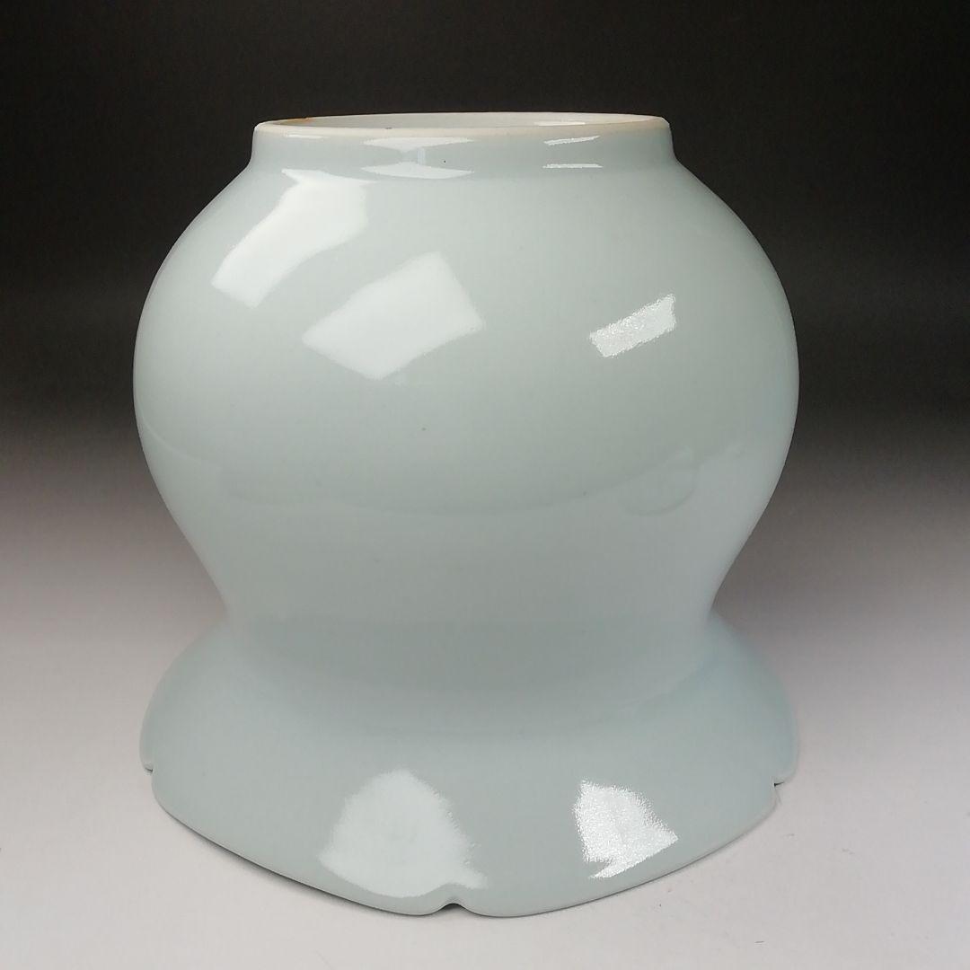 Ｔ６７４　水指　『白磁花水指』『宝林　趙誠主 造』　共箱　茶道具