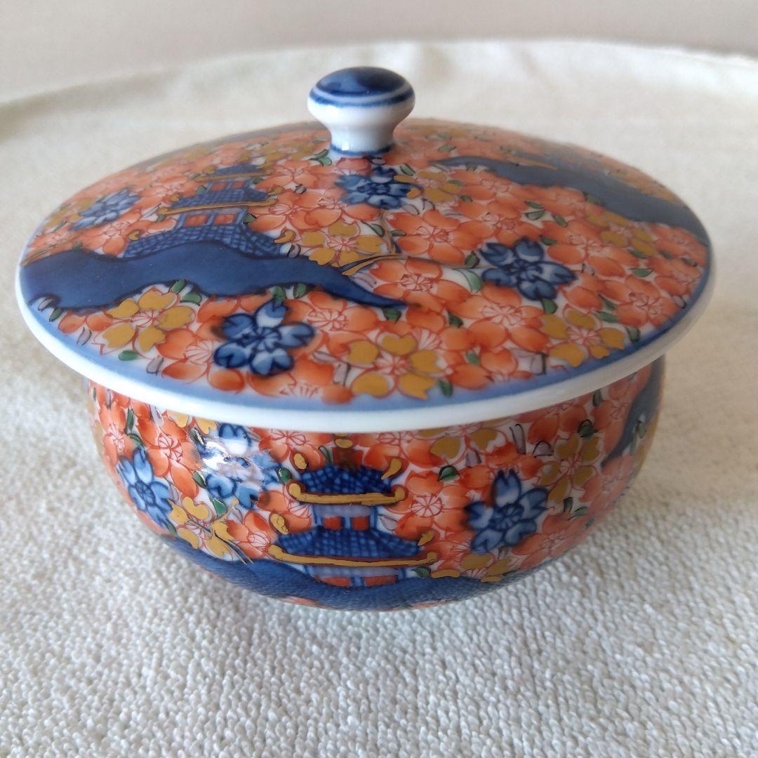 館林源右衛門作　染錦楼閣紋様蓋付湯呑