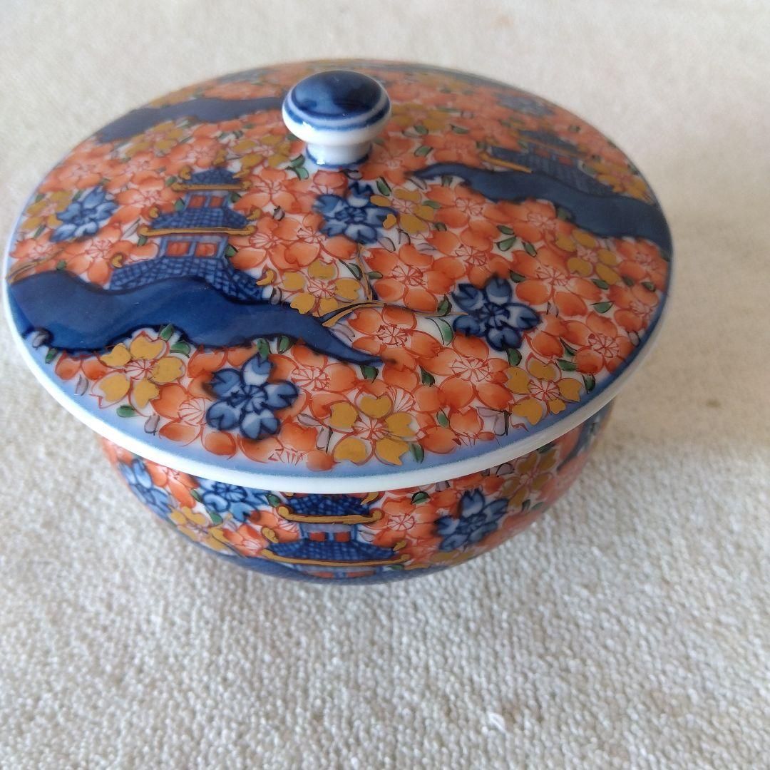 館林源右衛門作　染錦楼閣紋様蓋付湯呑