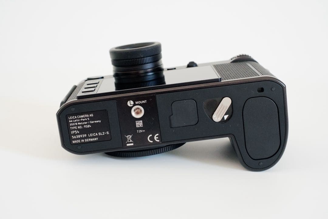 Leica SL2-S ボディとバッテリー2本