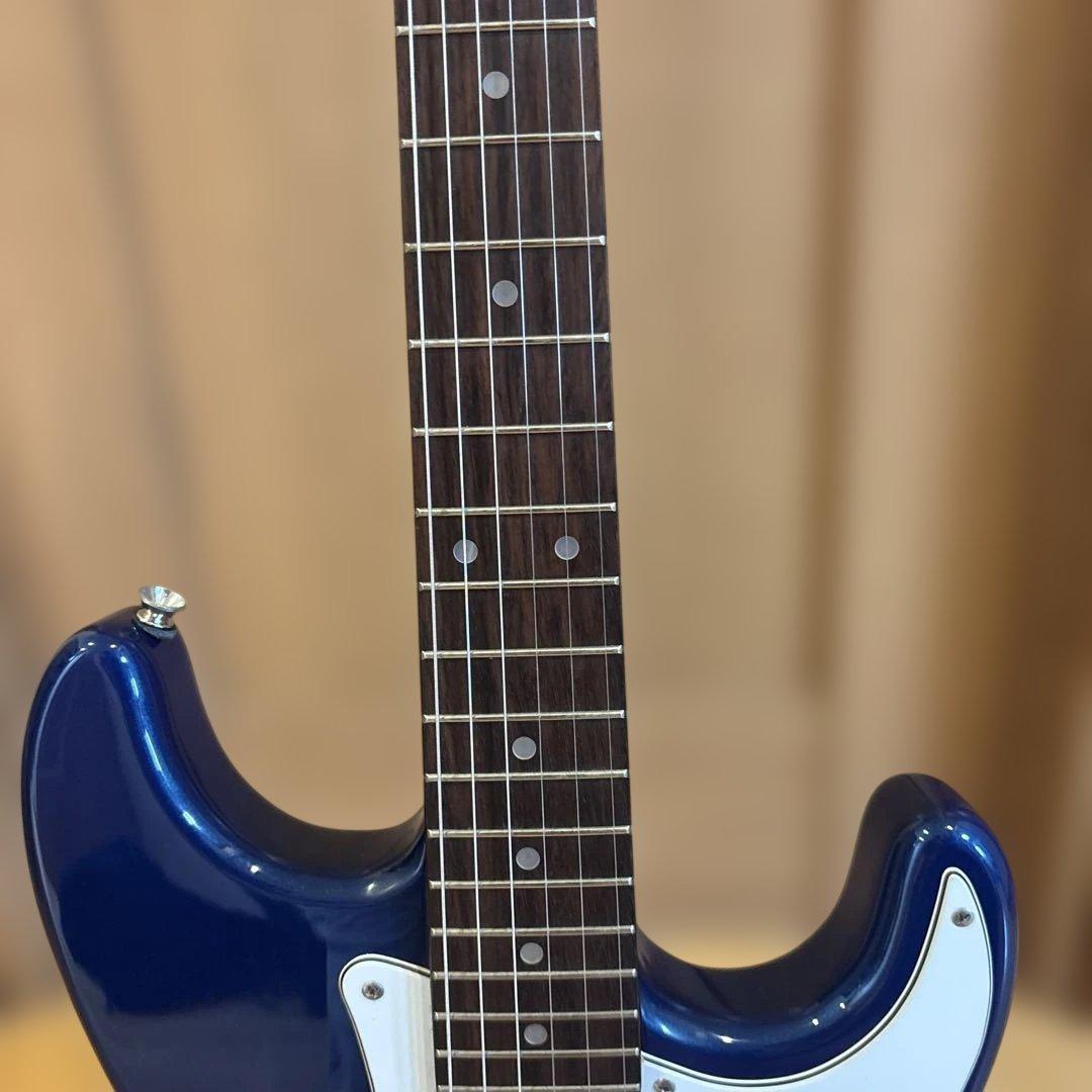 Legend ストラトキャスタータイプ（SSS） アーム付 新品弦張替済