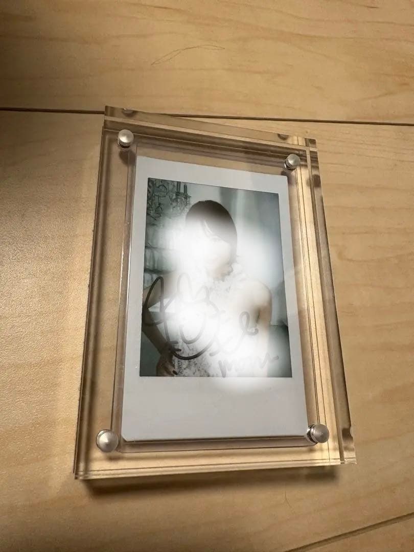 ジ*♡様 TWICE モモサイン入りポラロイド写真 アクリルフレーム