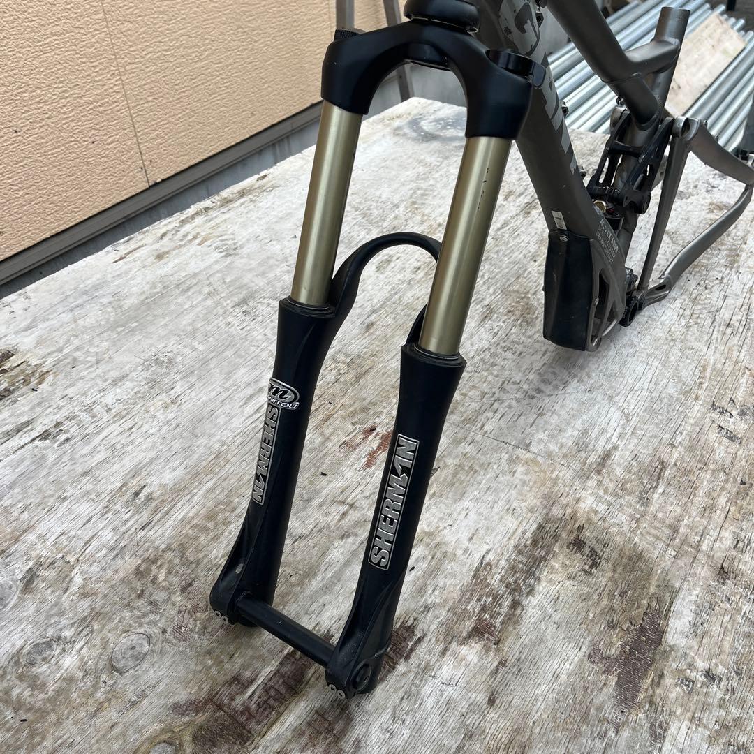 さばち様 giant reign 26インチ　フレーム　サスペンション