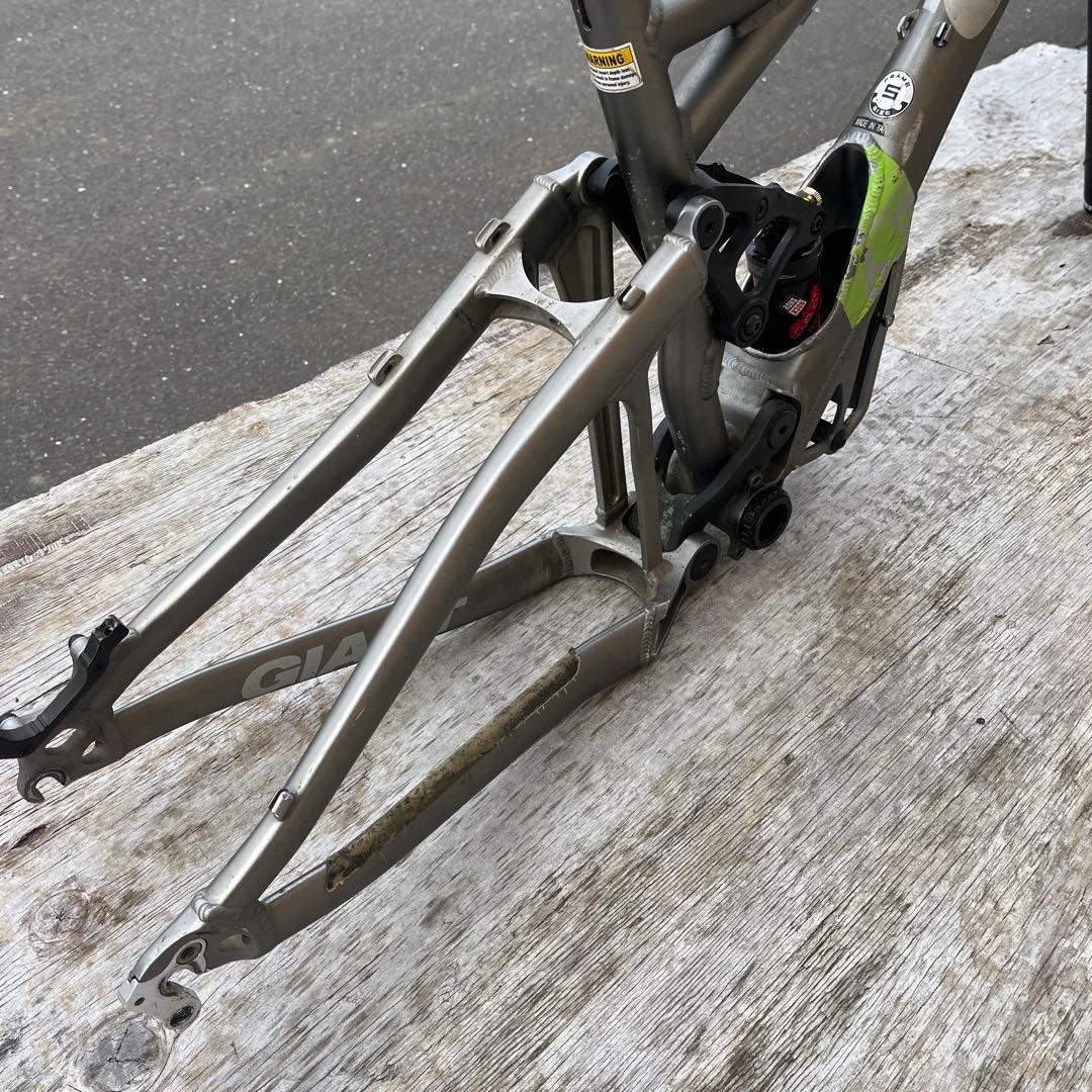 さばち様 giant reign 26インチ　フレーム　サスペンション