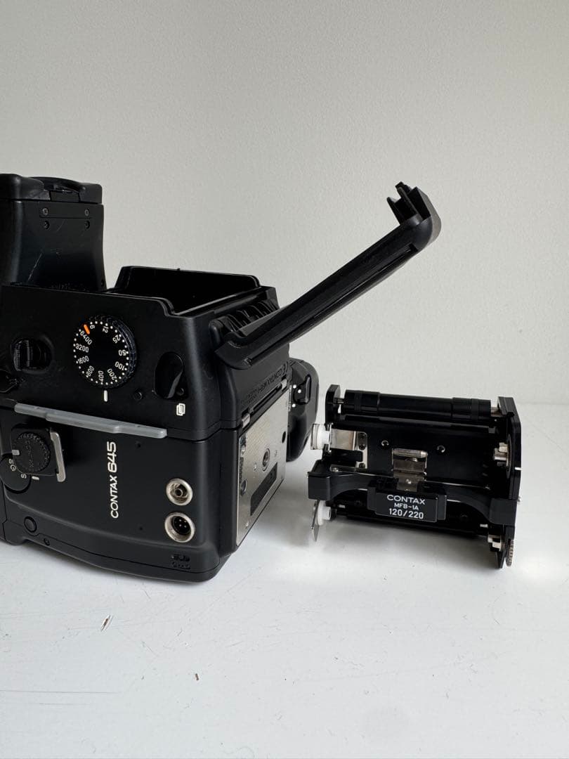 コンタックス Contax 645 AE 中判カメラ ボディ MFB-1付き