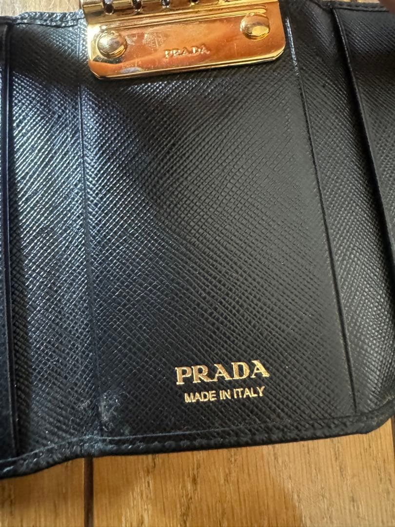 PRADA サフィアーノ TRIANG NERO ブラックキーケース
