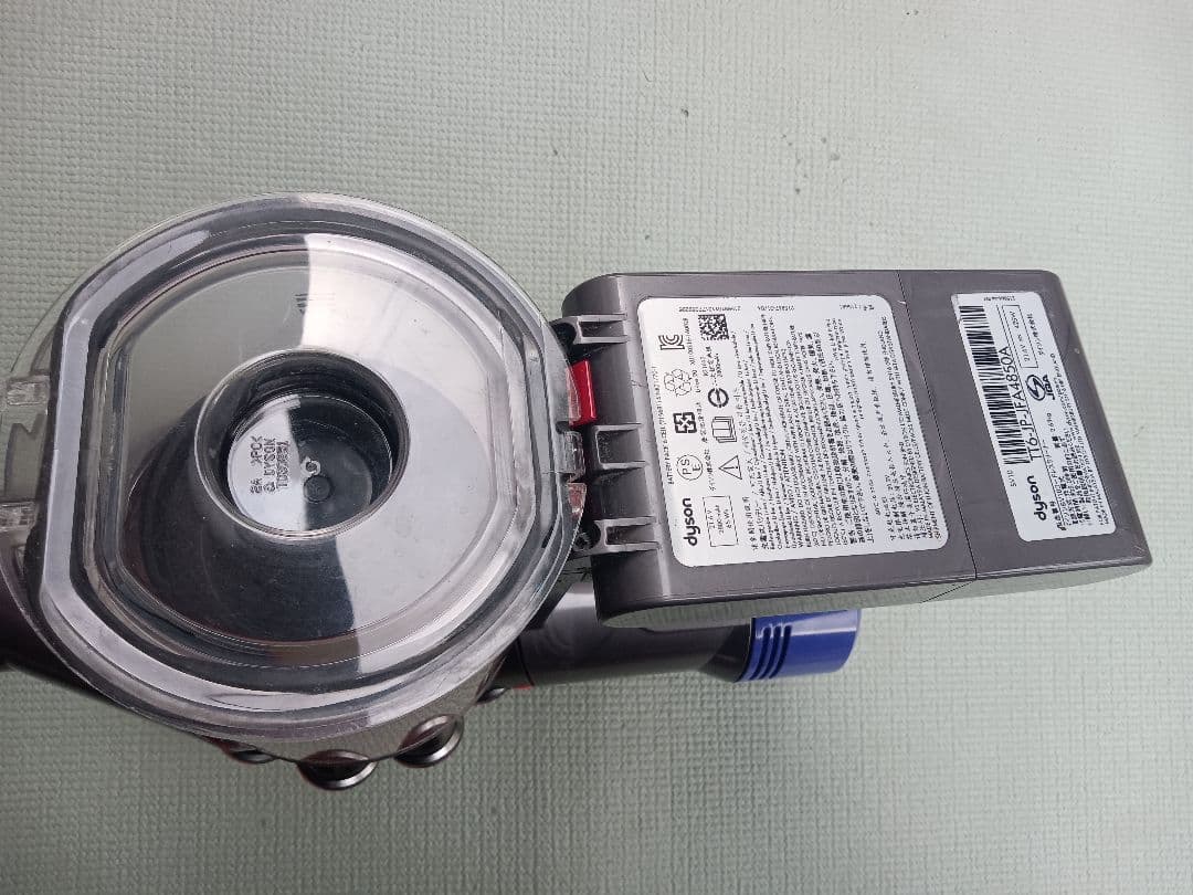 完動品✌️Dyson V8 本体 ② Fluffy 隙間ノズル 純正品 正規品