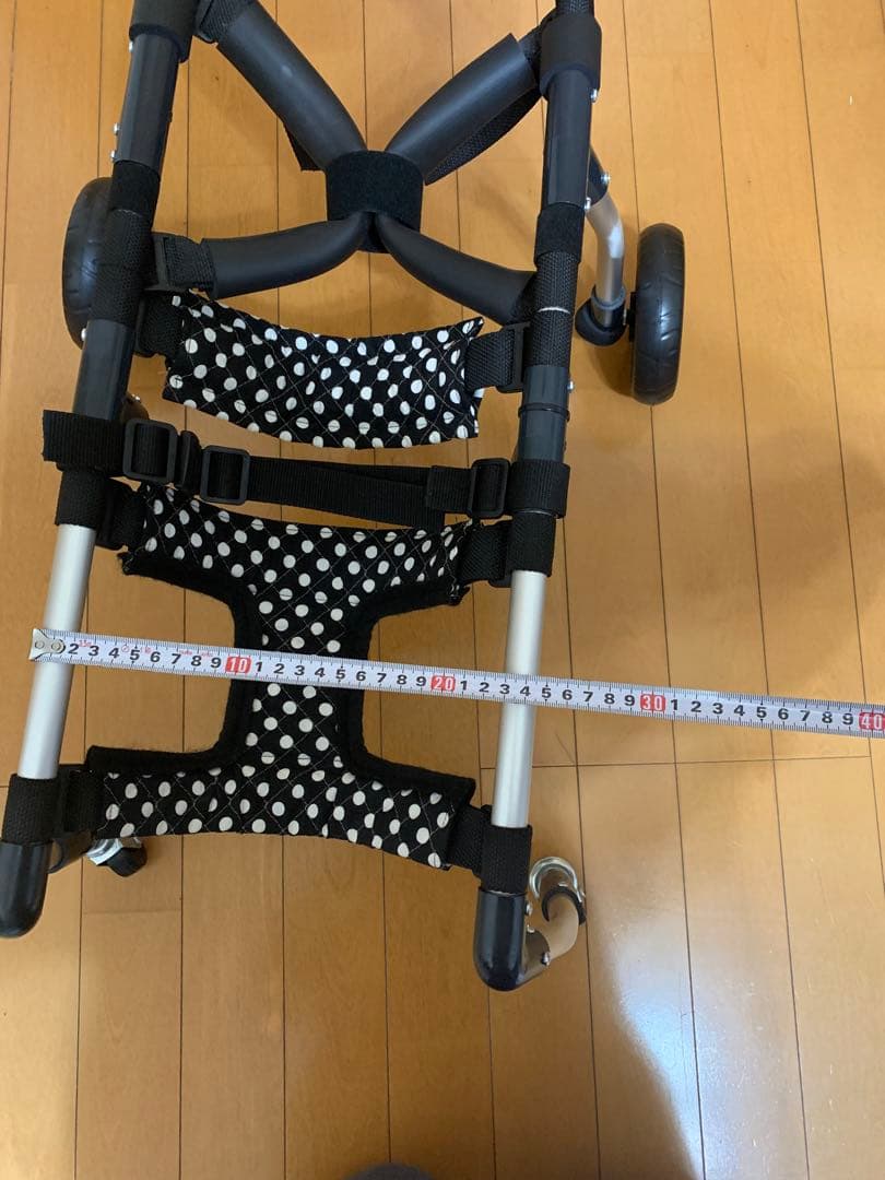 中型犬　4輪　犬用　車いす 歩行器　黒と白の水玉　手押し棒付　お食事　介護補助