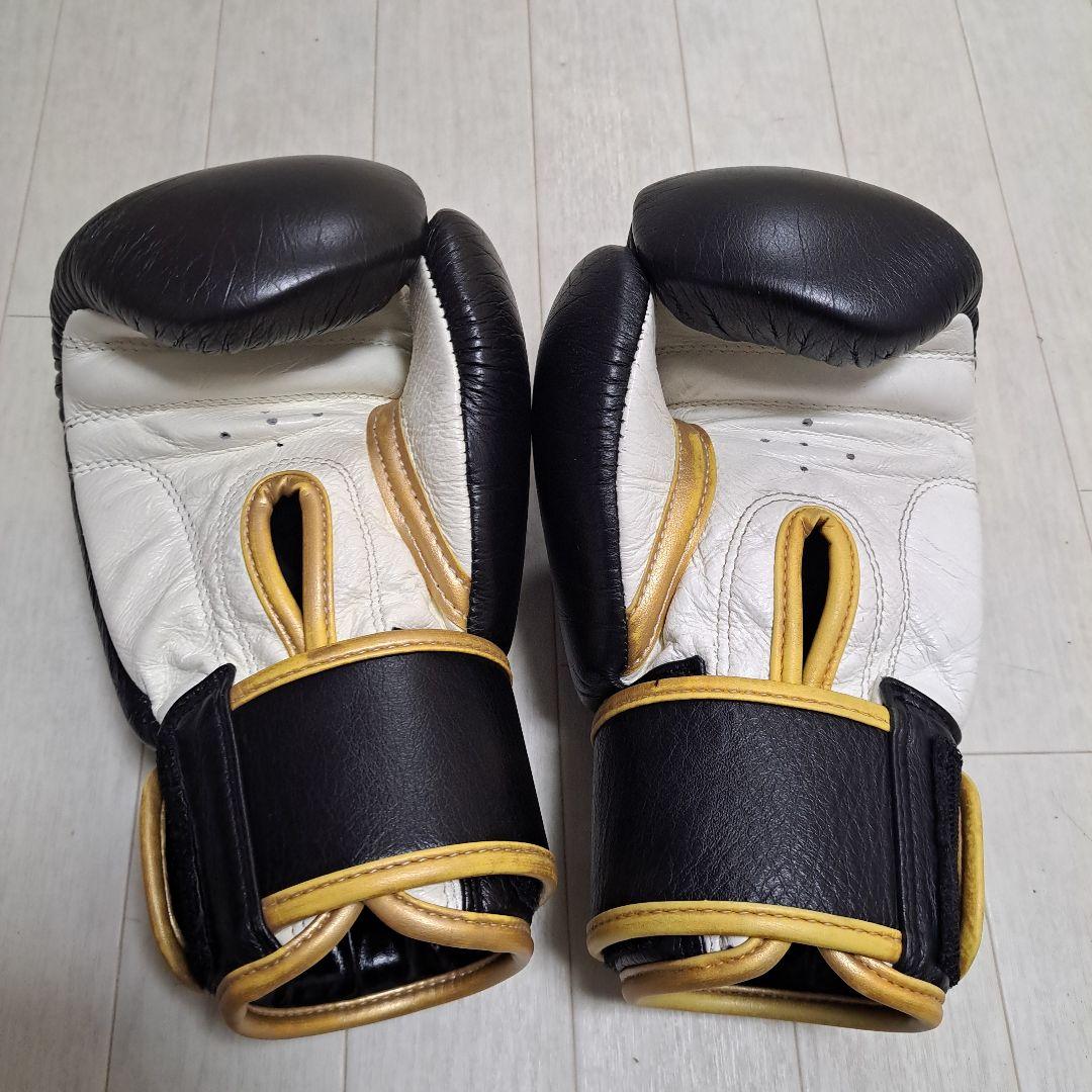 ISAMI BOXER ボクシンググローブ 黒/金　10オンス