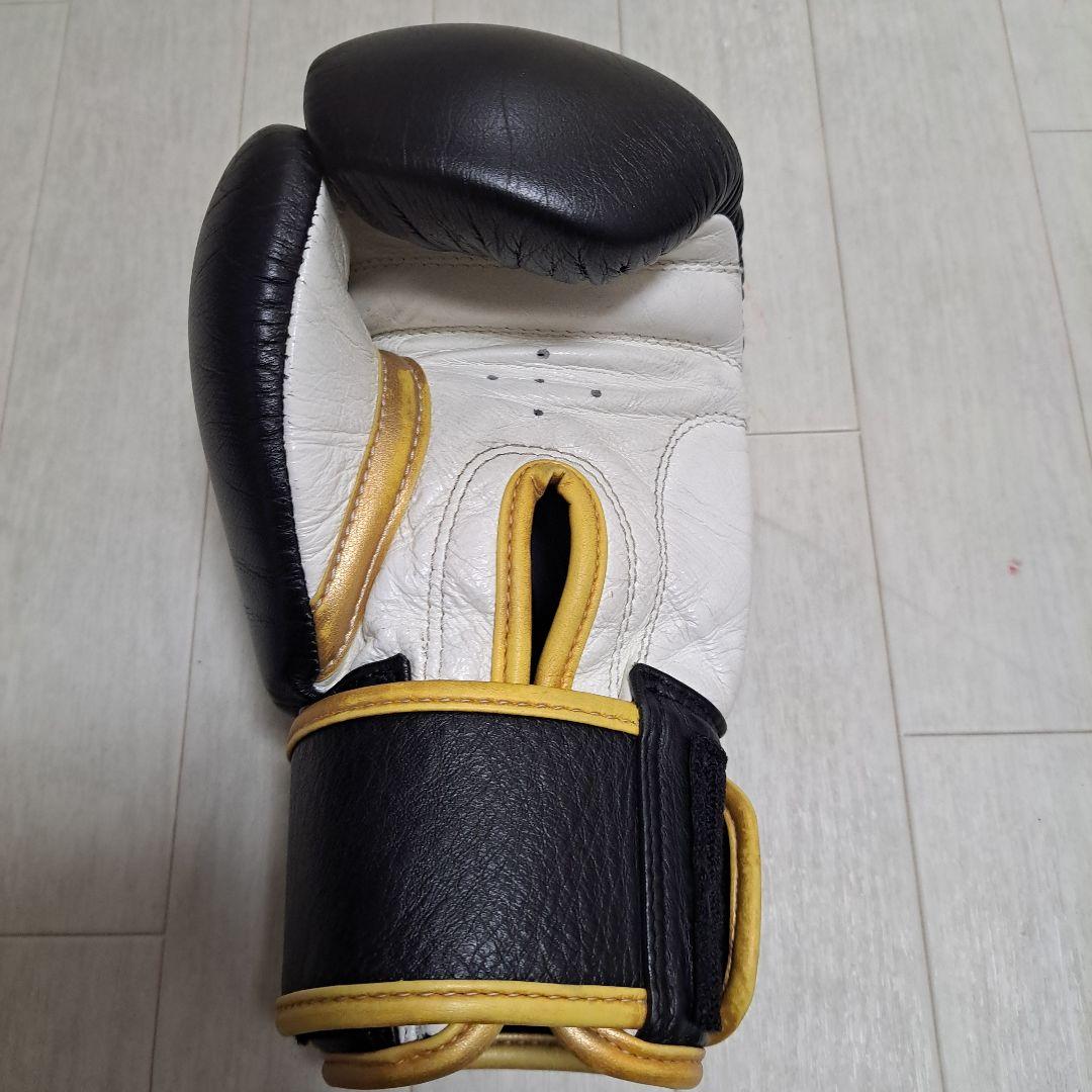 ISAMI BOXER ボクシンググローブ 黒/金　10オンス