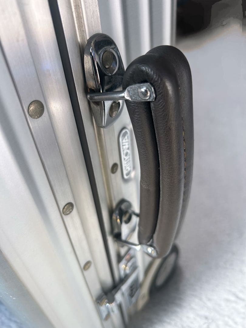 【希少廃盤モデル】2輪リモア35Lクラシックフライトアルミニウム製キャリーケース