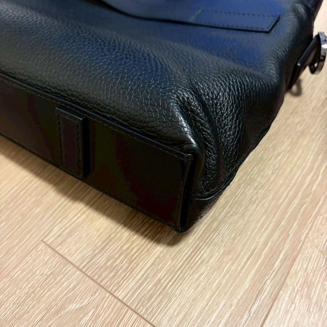 BOSS ビジネスバッグ ブラック レザー　ブリーフケース本革