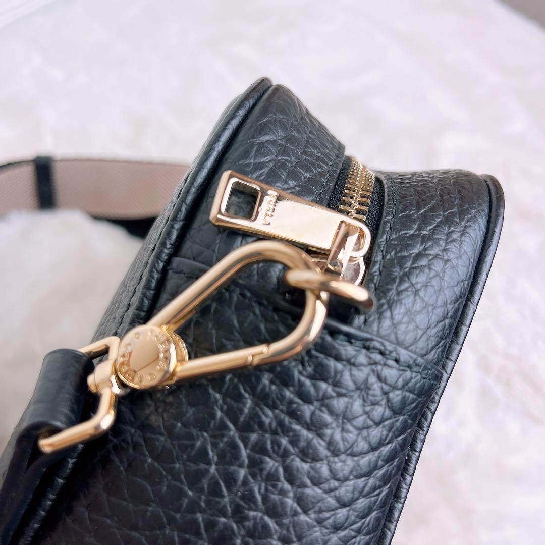 極美品☆FURLAフルラ ショルダーカメラバッグ ポーチ シボ革 ブラック