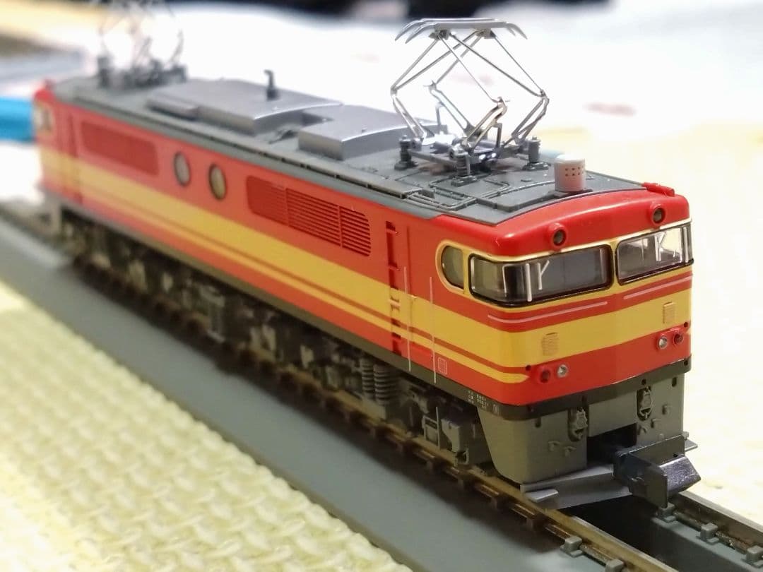 Nゲージ 電気機関車 赤/黄色