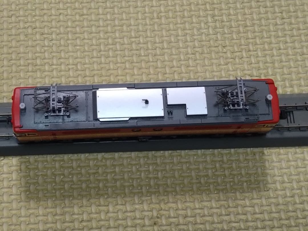 Nゲージ 電気機関車 赤/黄色