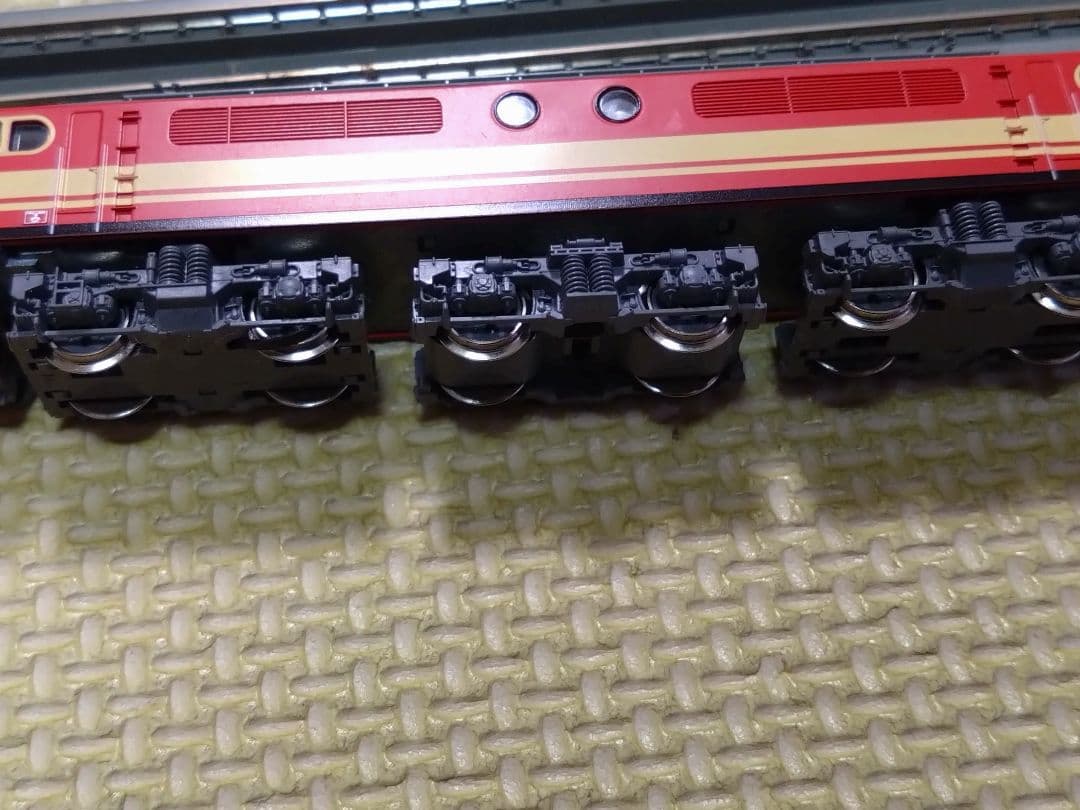 Nゲージ 電気機関車 赤/黄色