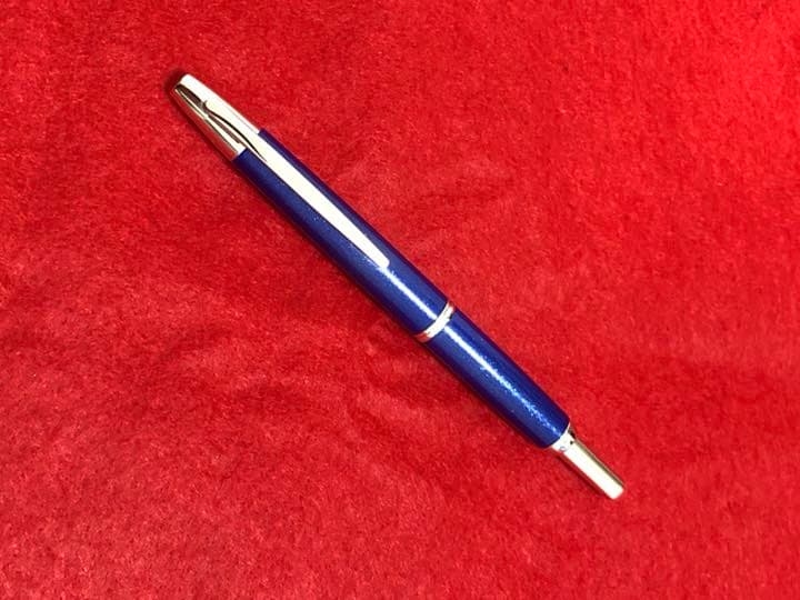 パイロット 万年筆 キャップレス 2009年限定 M