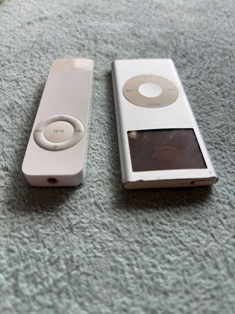 iPod Shuffle ホワイト & iPod Nano シルバー