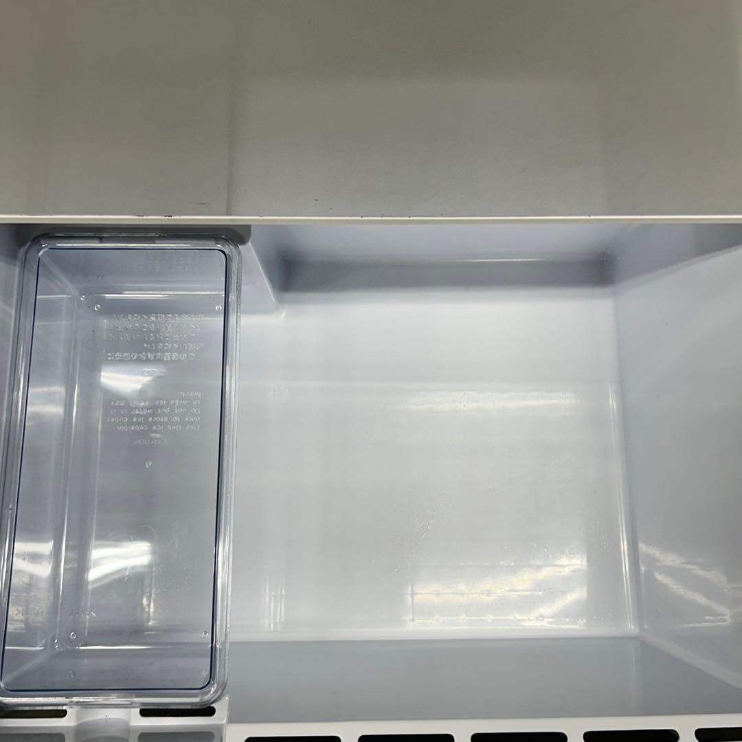 714 AQUA 大型冷蔵庫　1〜4人暮らし　小型　同棲　272L ホワイト