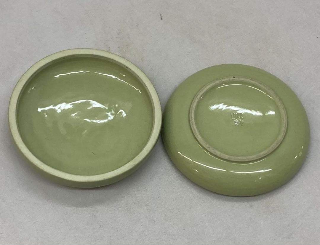 B158s  錦光山造  薄緑地白鳳凰図 香合   京焼　香道具　茶道具　箱無し