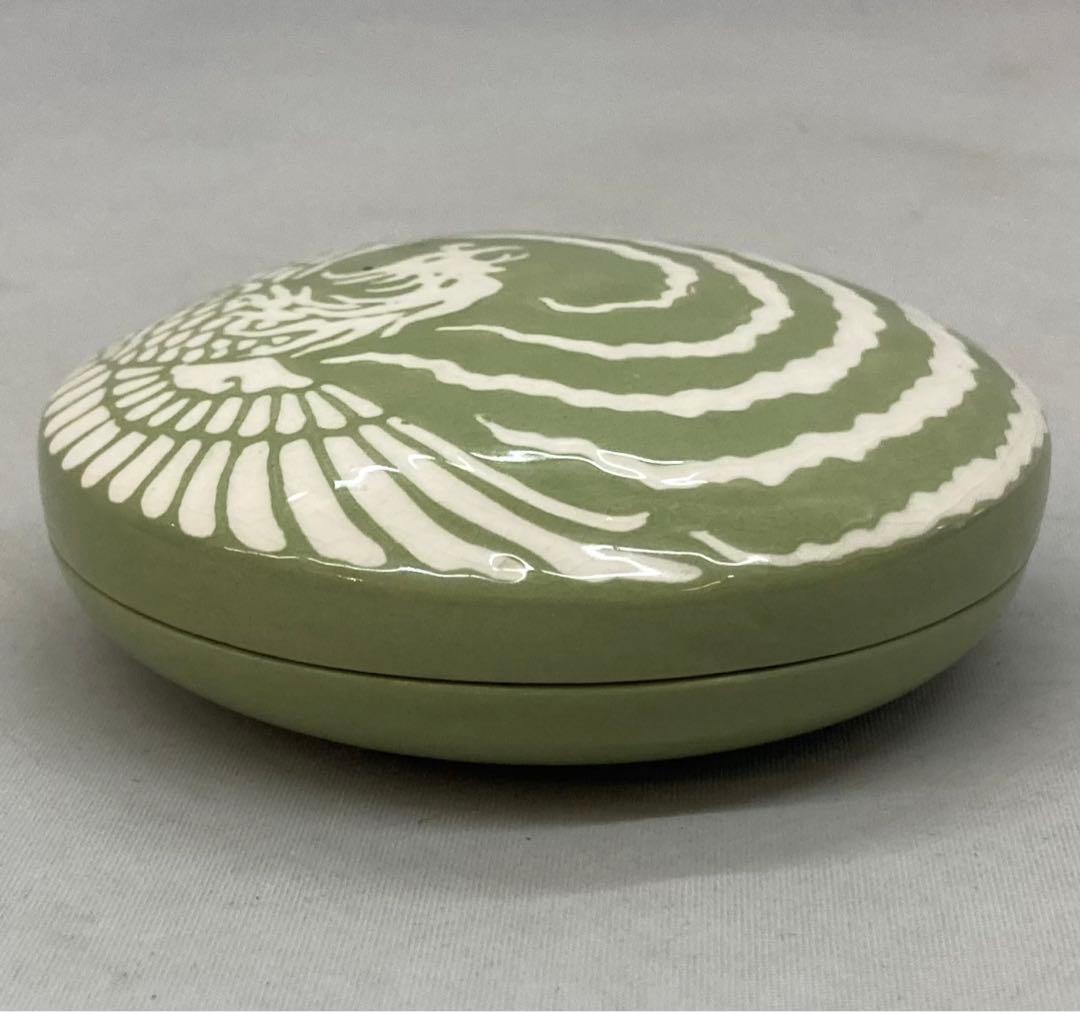 B158s  錦光山造  薄緑地白鳳凰図 香合   京焼　香道具　茶道具　箱無し