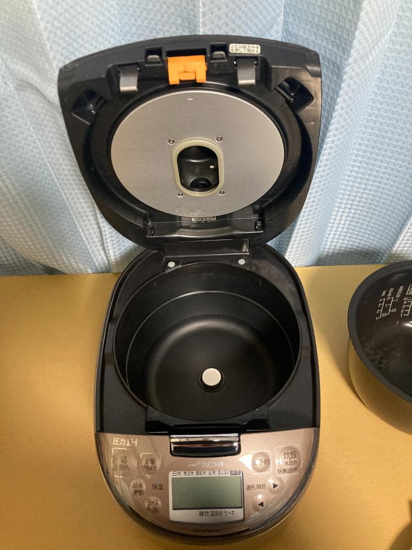 ★美品★　2022年製　HITACHI 圧力IH炊飯器 RZ-EF10E9MT