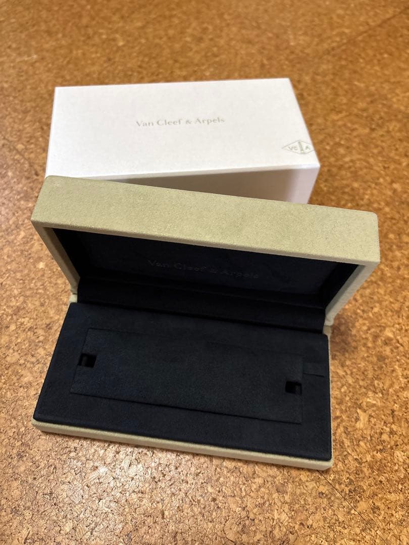 Van Cleef & Arpels 空箱　ブレスレット