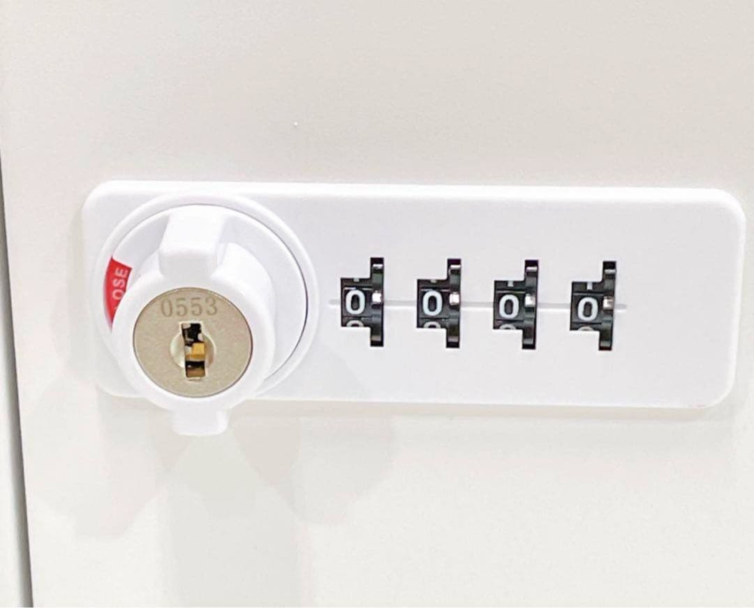 鍵付きロッカー