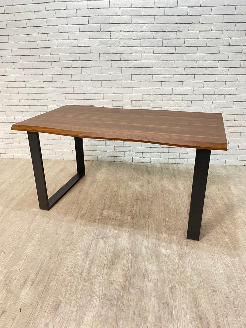 【東京都23区内は送料無料】140cm ダイニングテーブル　リビング　デスク　机