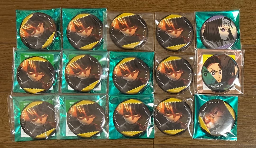 鬼滅の刃 缶バッジ ものがたる眼差し　背中　15個　善逸　輝利哉　炭治郎　義勇
