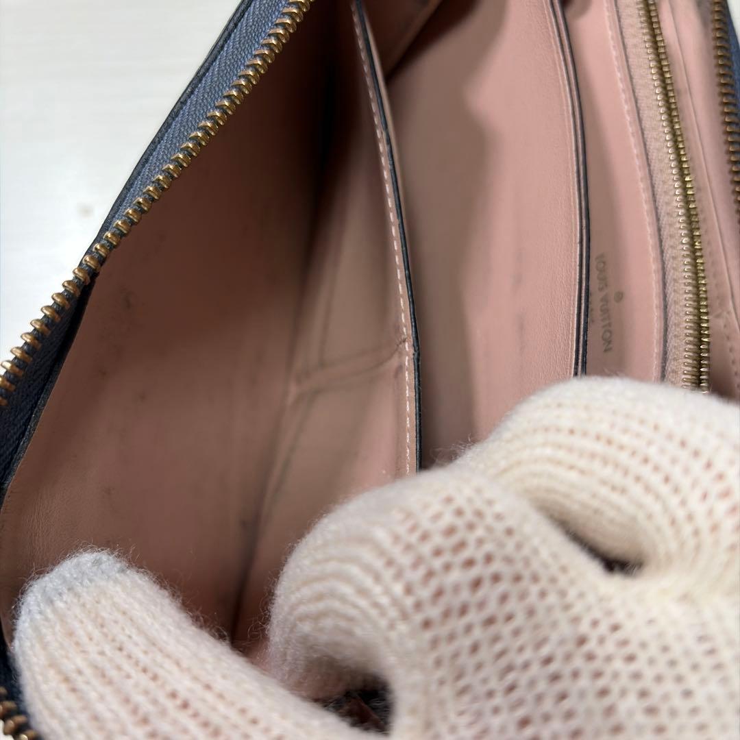 LOUIS VUITTONのPVCレザーの長財布