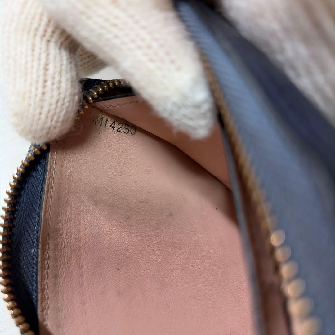 LOUIS VUITTONのPVCレザーの長財布