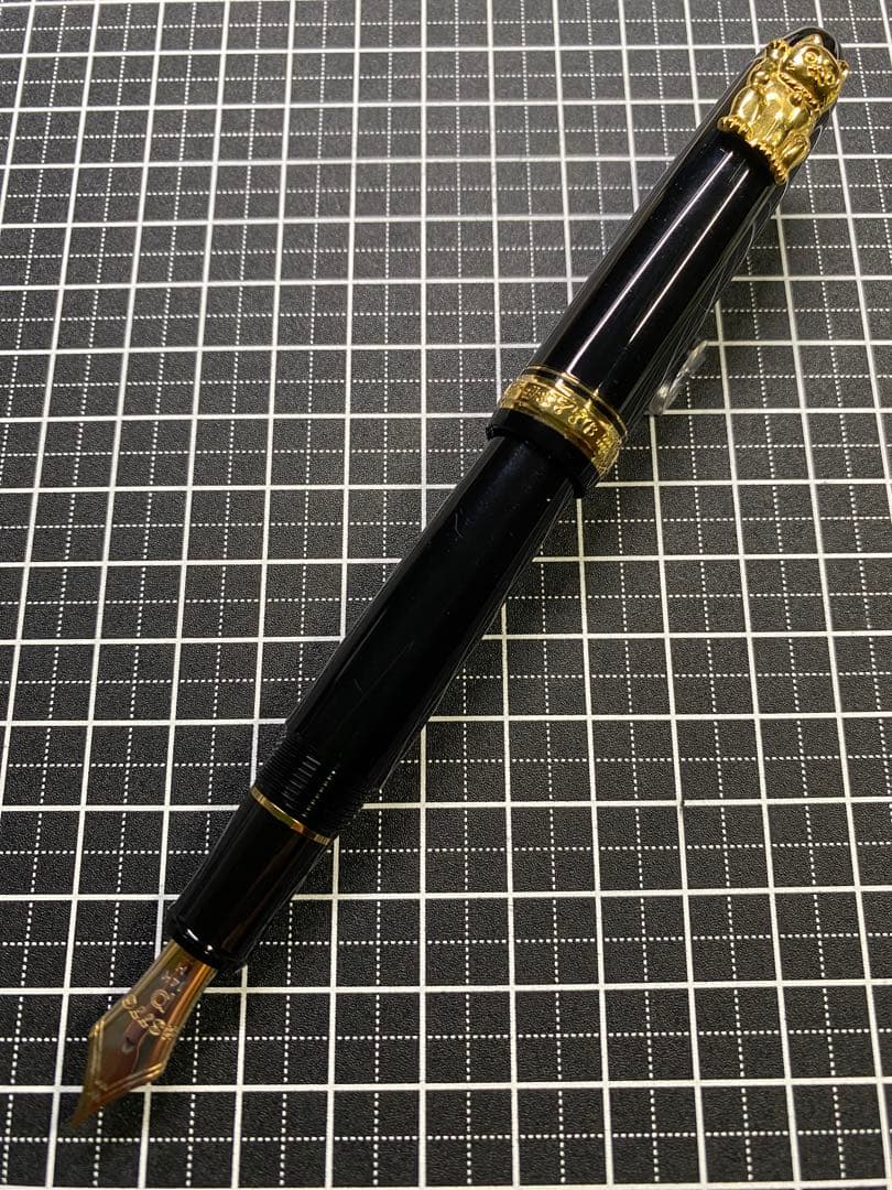 PLATINUM CENTURY #3776 廻り止め　招き猫　万年筆　字幅M