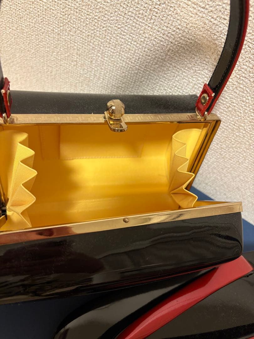 草履とバッグのセット 黒と赤