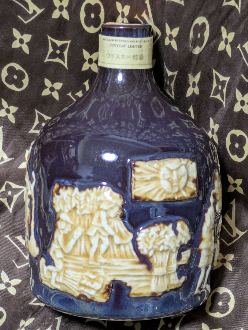 サントリーTHE　WISKY　未開栓 陶器ボトル 750ml