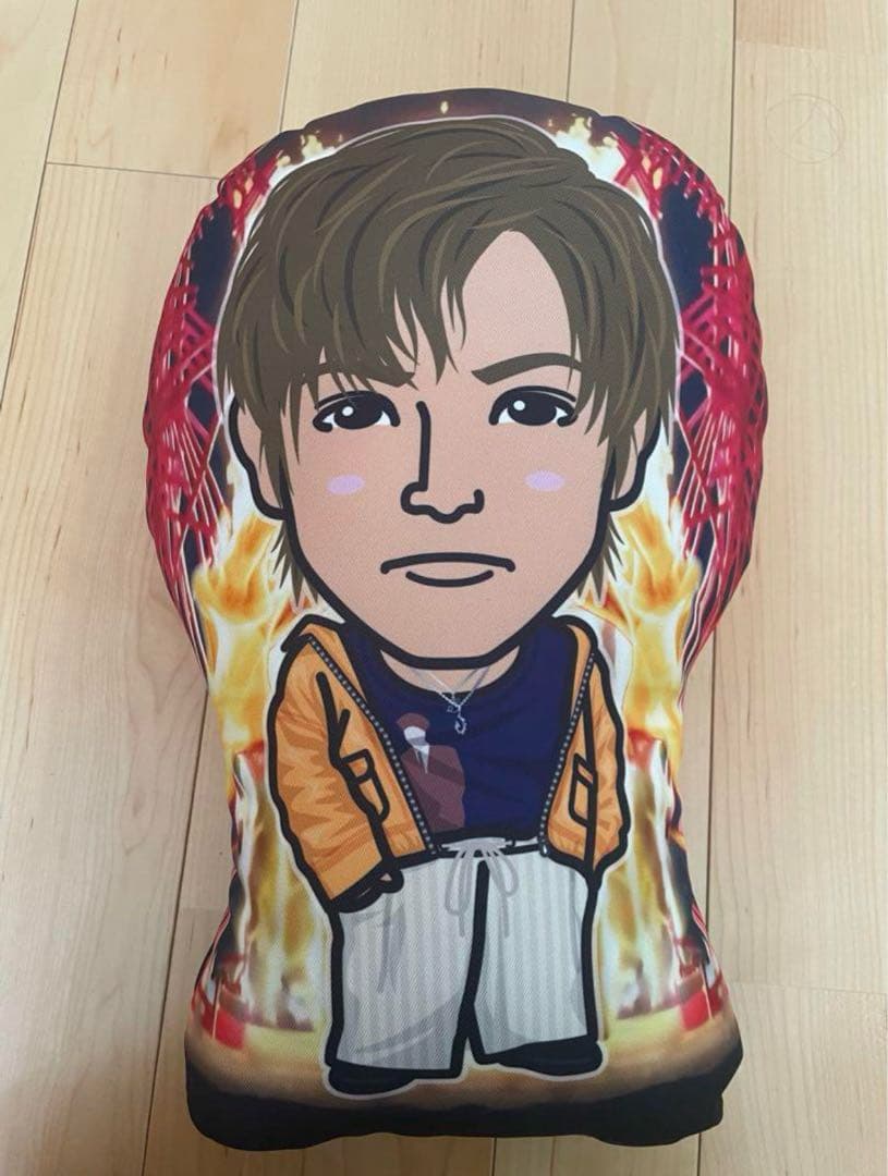 岩谷翔吾　クッション　LA FIESTA