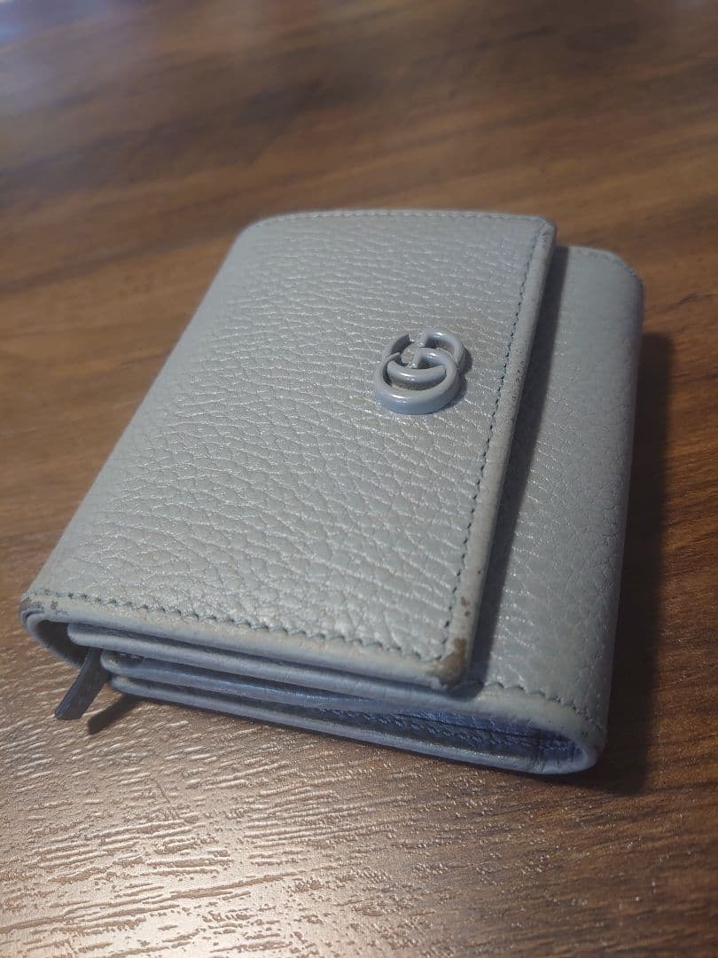 GGロゴ ライトグレー 二つ折り財布