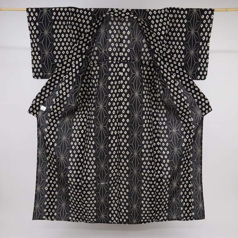 《源氏物語◇長尺『綿麻』夏着物■小紋◆鹿の子柄麻の葉の柄縞■黒地◆UB7-22》