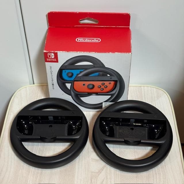 ★ジョイコンハンドルつき！『Nintendo Switch』本体（動作確認済み）