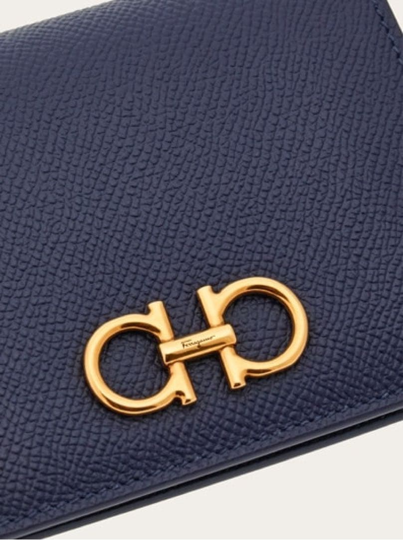 はるSalvatore Ferragamo 二つ折り財布