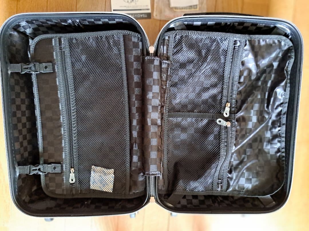 【新品】ANA オリジナルキャリーケース　スーツケース　機内持ち込み　メタリック