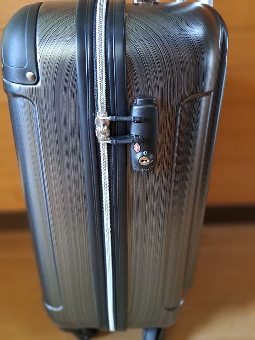 【新品】ANA オリジナルキャリーケース　スーツケース　機内持ち込み　メタリック