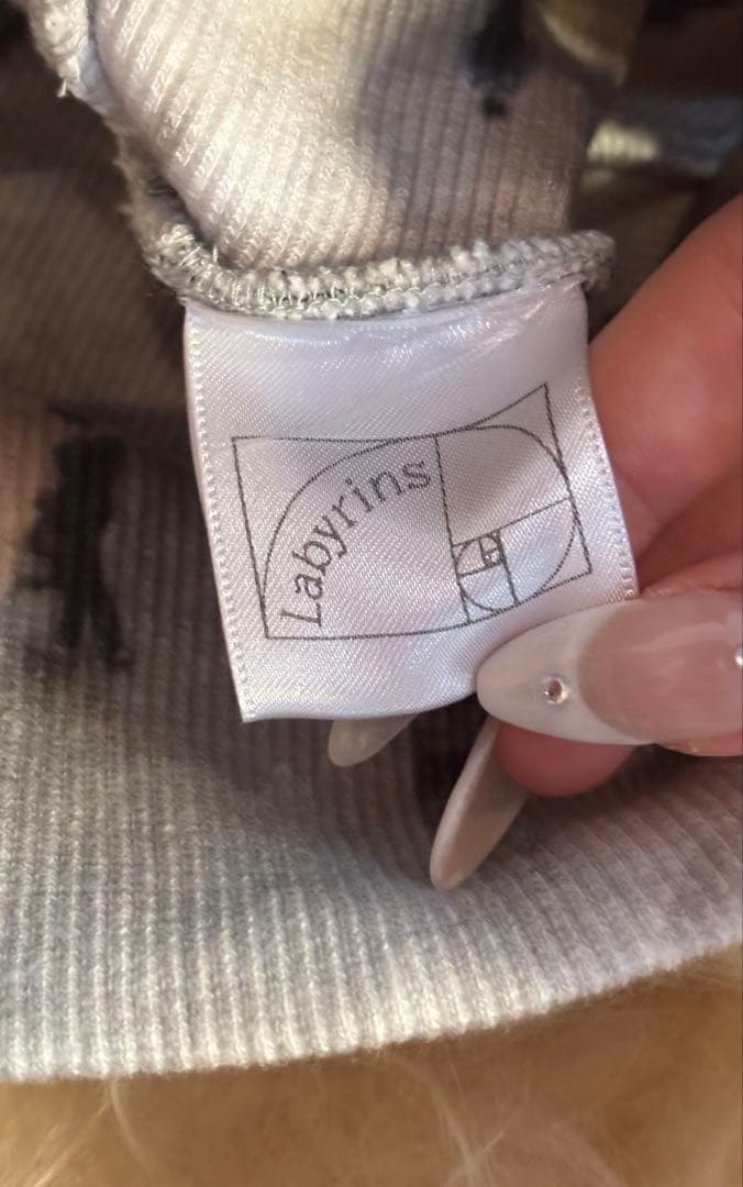 Shury Labyrins Picture Beanie ビーニー