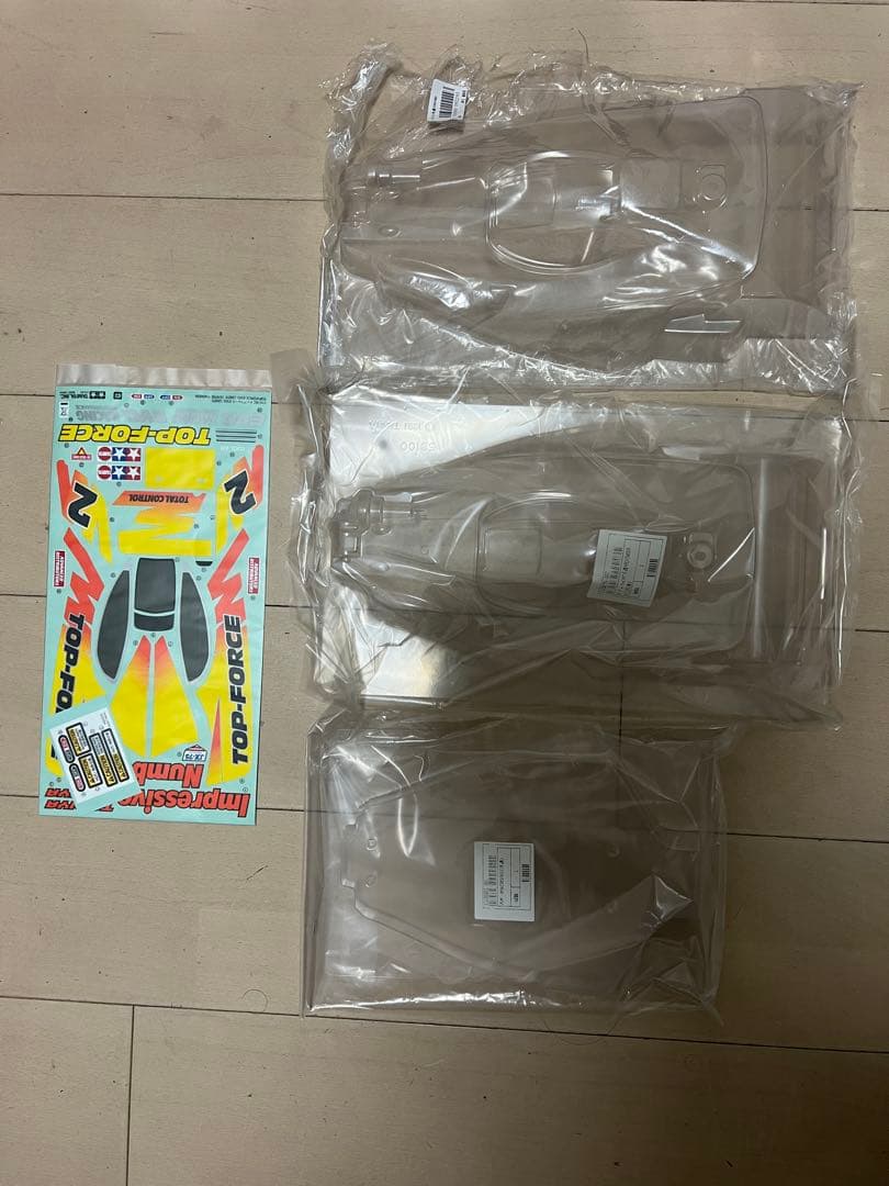 トップフォースEVO. （2021）未塗装ボディ、補修パーツ多数